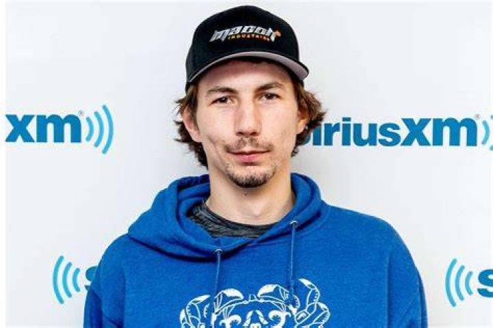 Parker Schnabel's Relationship History: Who Is He Dating Now?