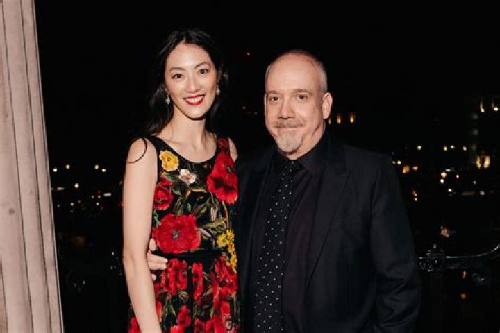 Paul Giamatti 2023 Wife, net worth, tattoos, smoking & body facts Taddlr