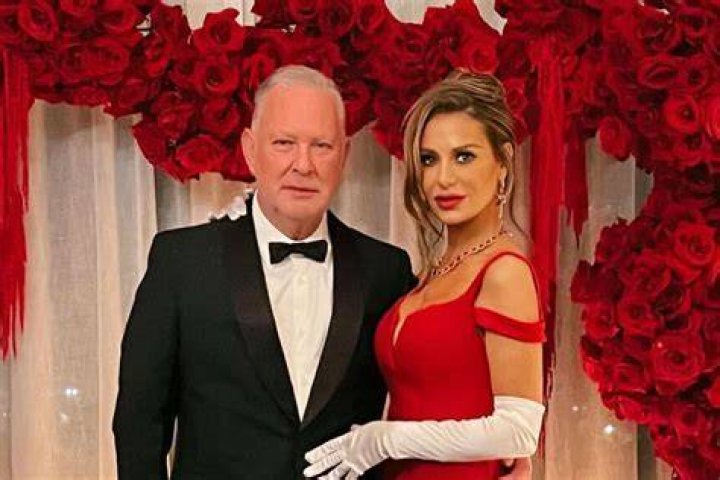 Paul Kemsley's First Wife: Unraveling The Enigma Of Loretta Gold