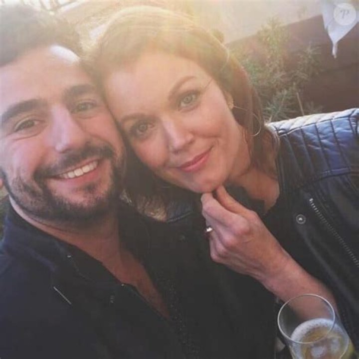 Pedro Segundo et Bellamy Young de Prodigal Son, le 20 f&eacute;vrier 2019