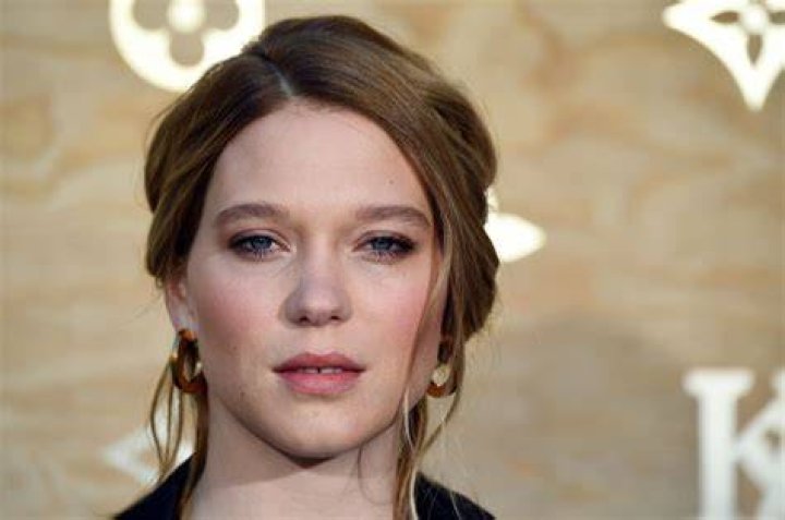 Photo lea seydoux reveals shes expecting her first child 06 Photo
