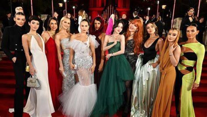 Pin on Celebrities & Entertainment