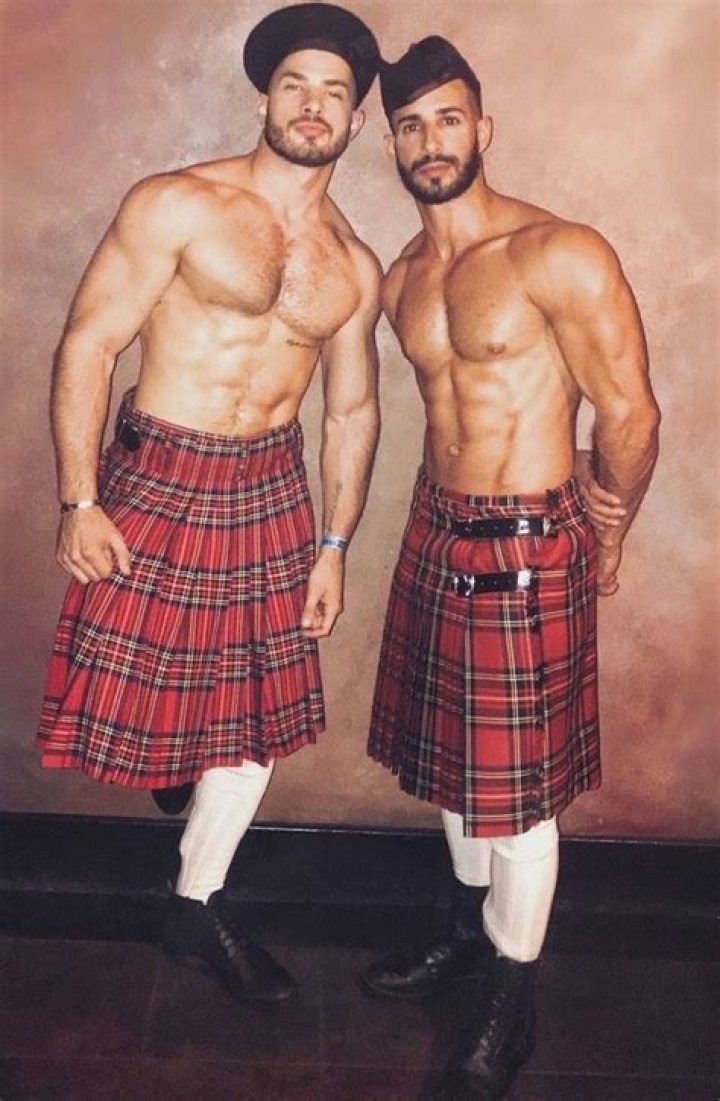 Pin on Men in kilts