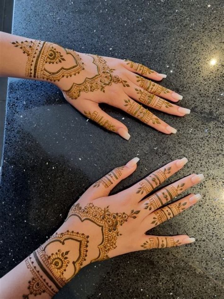 Pin von Mariam🐼 auf Henna Night
