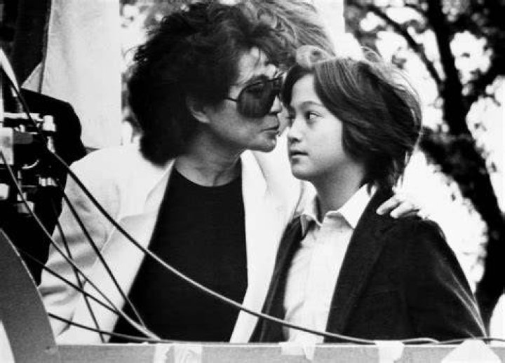 Por qu&eacute; Yoko Ono se convirti&oacute; en la mujer m&aacute;s odiada del rock