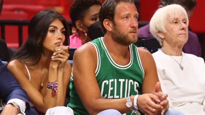 President of Barstool Sports makes visit to Syracuse, rates Varsity
