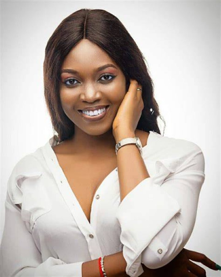 Pretty Nigerian lady's gigantic boobs cause stir on Instagram (Photos