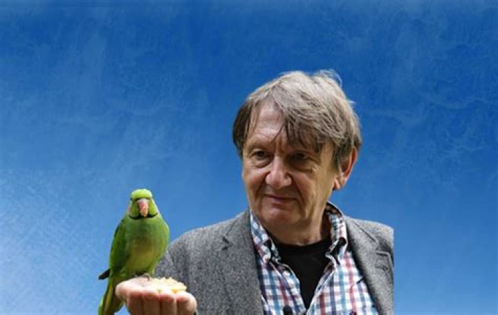 Professor Carl Jones MBE to receive honorary degree at this year's