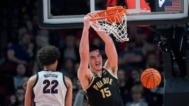 Purdue&rsquo;s Zach Edey feasts in 2nd half as No. 24 Boilermakers knock off