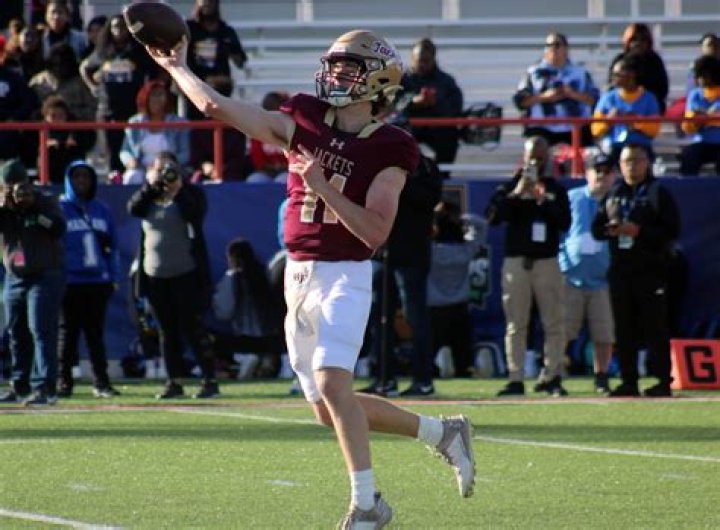 Quarterback Has Sights Set On Major League Baseball Kalaheo Jack Bell