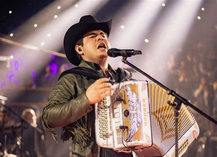 Qui&eacute;n es Alfredo Olivas cantante de regional mexicana Grupo Milenio