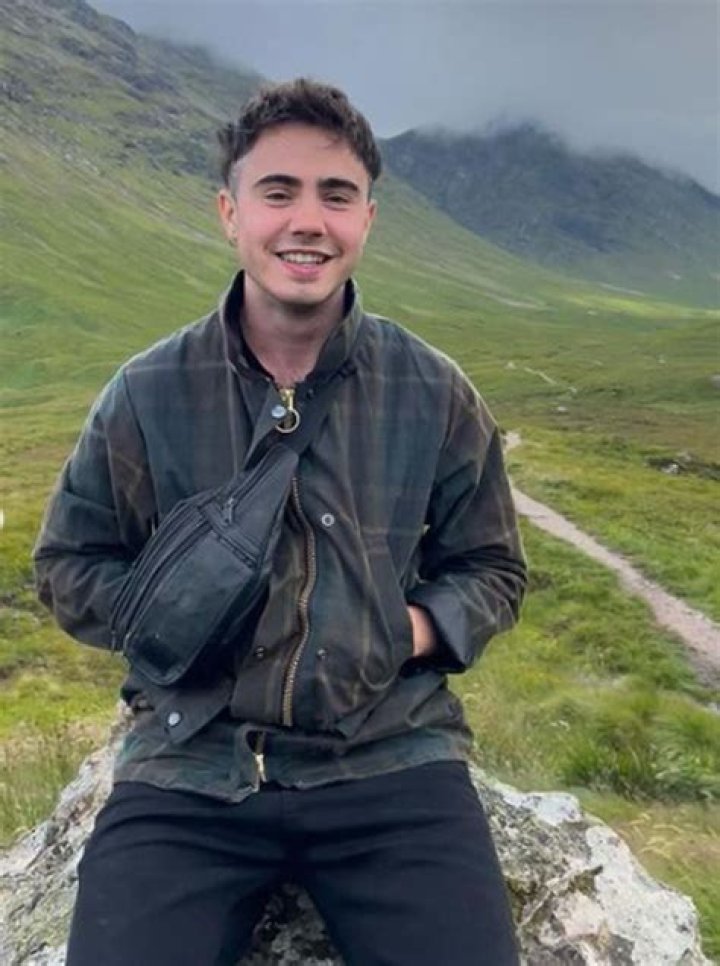 Qui&eacute;n es Ander Puig, el actor que hace de Nico en &Eacute;lite biograf&iacute;a