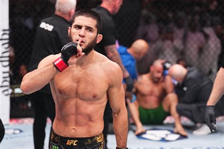 "Islam Makhachev just gonna smash 'em all," Daniel Cormier says the