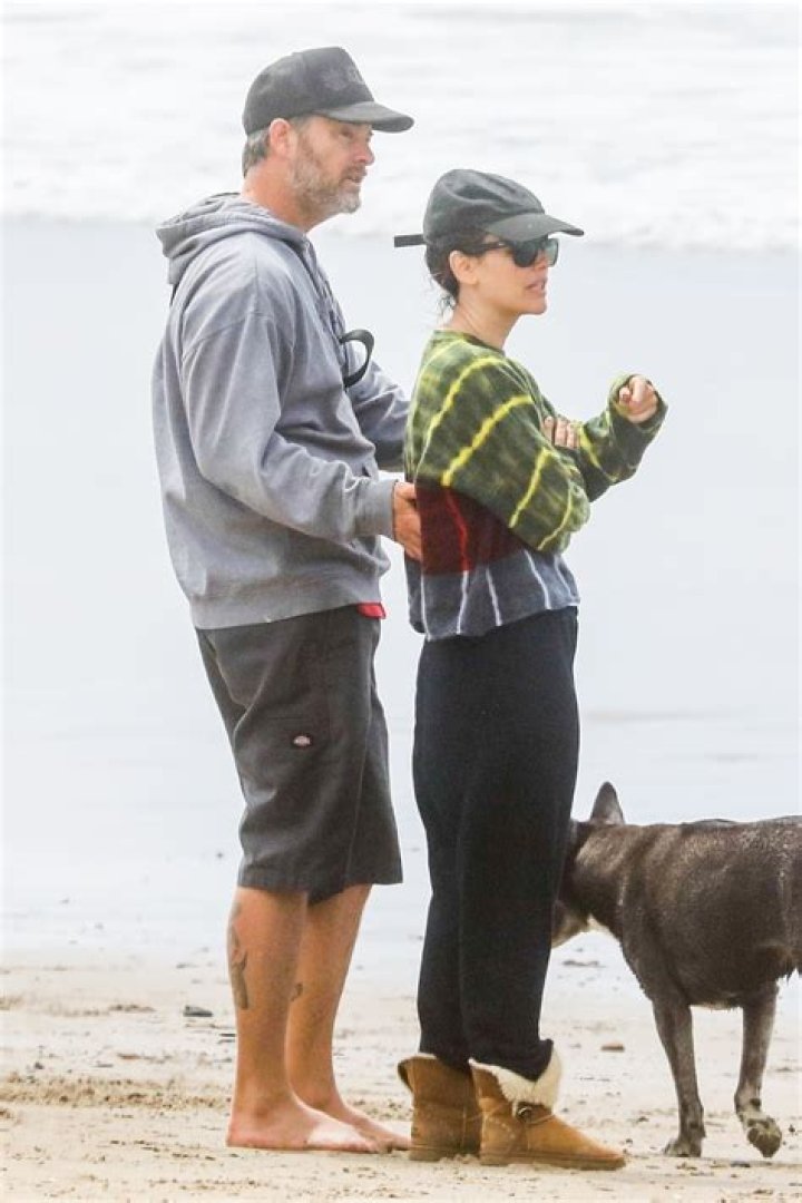 Rachel Bilson ChowRhubie