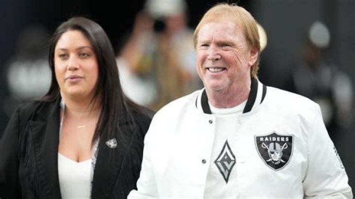 Raiders Owner Wife / Wives And Girlfriends Of The Nfl S Most Famous