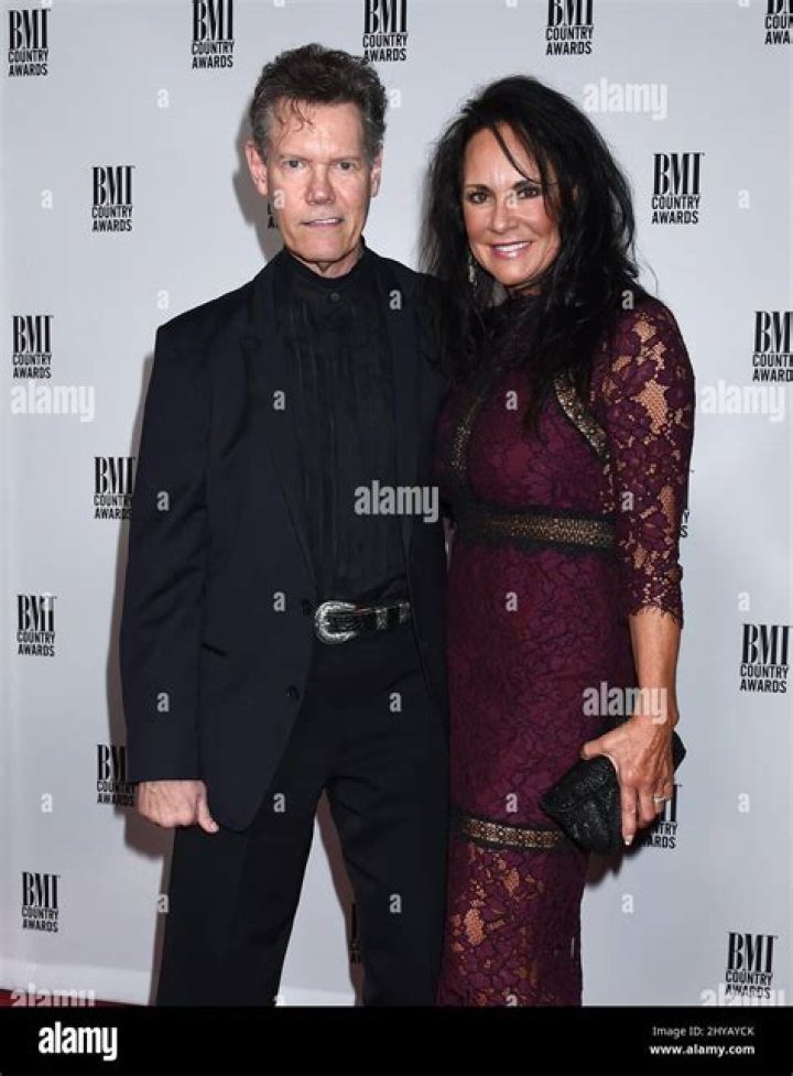 Randy Travis and Mary Davis are married LA Times