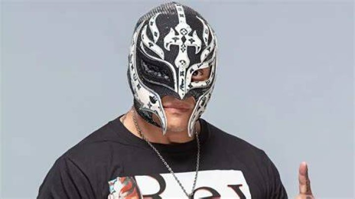 Rey Mysterio Bio, Age, Height, Weight, Wife, Net Worth, salary and more