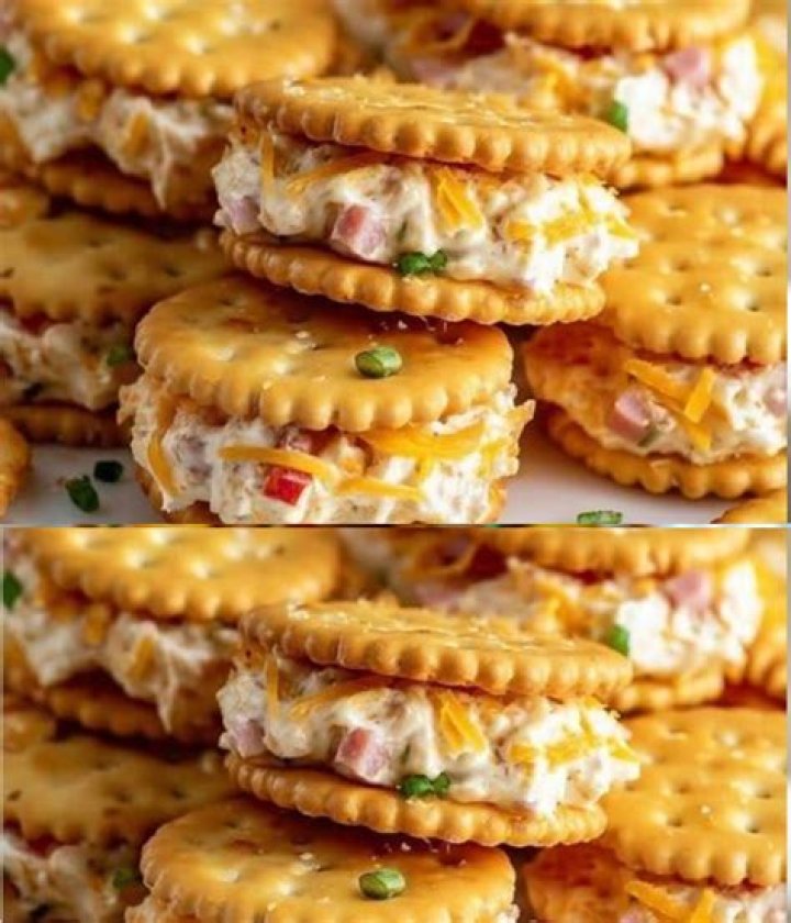 Ritz Cracker Sandwiches with Cream Cheese 8ct/1.35oz Peanut butter