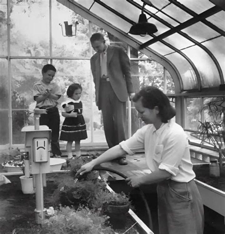 Robert Oppenheimer Wife Real Story of Kitty Oppenheimer