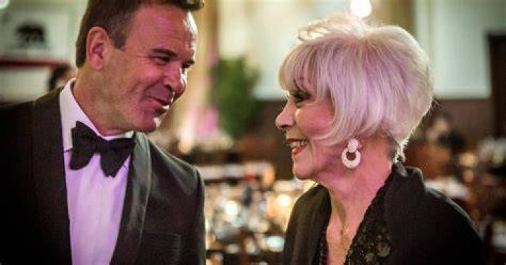 Rona Barrett shines at glamorous Golden Inn & Village benefit Valley
