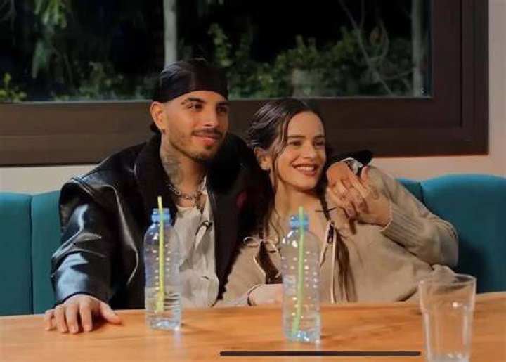 Rosalía y Rauw Alejandro juntos en el 28 cumpleaños de la cantante La