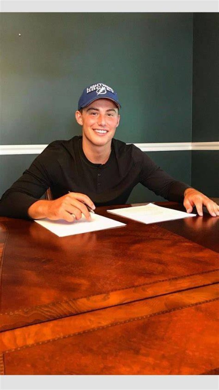 Ross Colton signing his 1st NHL contact with the Tampa Bay Lightning