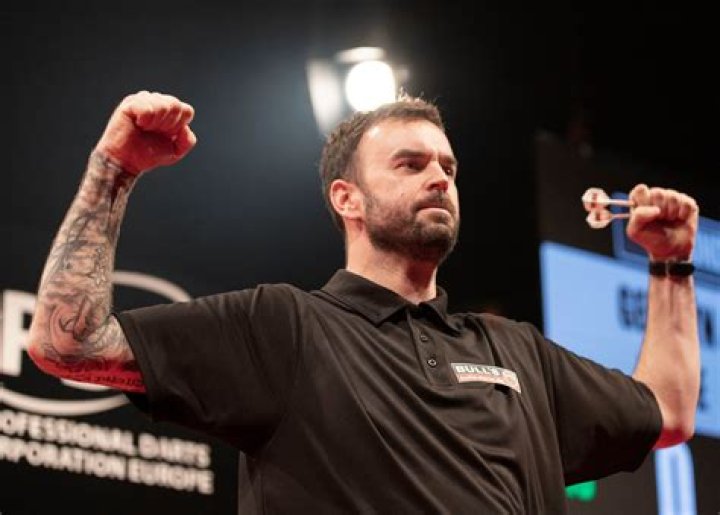 Ross Smith ends Dolan hoodoo to claim maiden title at PC19 PDC
