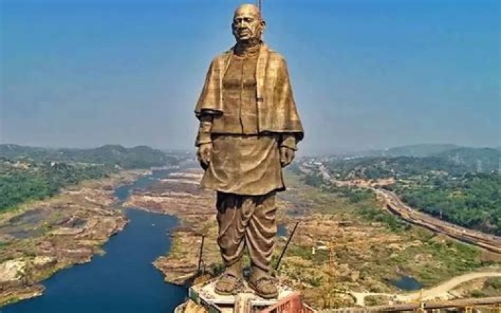 Rs 3,000 cr splurged on Statue of Unity, thousands of families