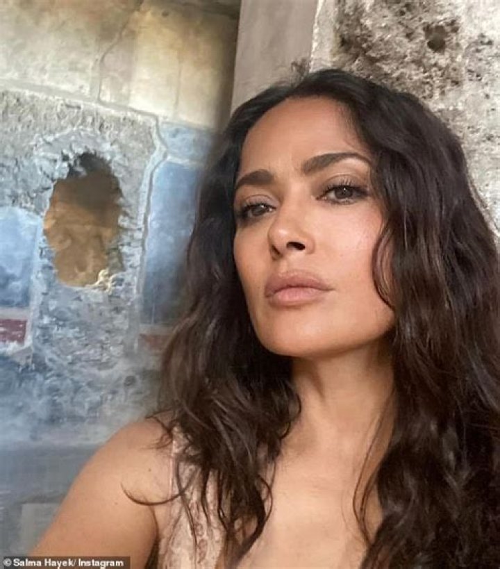 Salma Hayek nackt, Nacktbilder, Playboy, Nacktfotos, Fakes, Oben Ohne