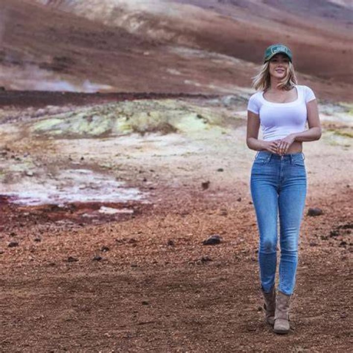 Sara Jean Underwood Social Media 04/01/2020
