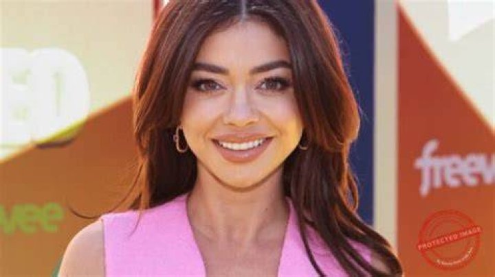 Sarah Hyland Bio, Wiki, Net Worth, Engaged, Fiance, Age, Height