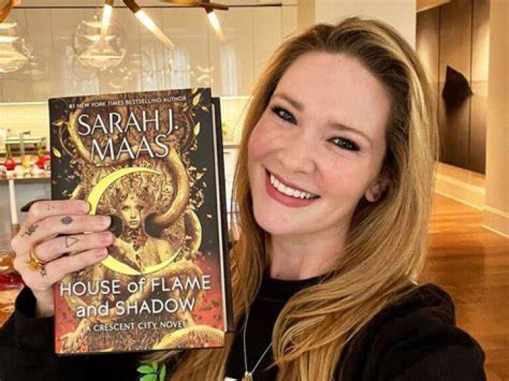 SARAH J. MAAS ALIBRATE