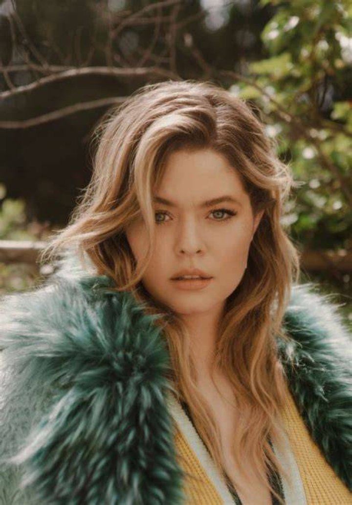 Sasha Pieterse Style, Clothes, Outfits and Fashion &bull; CelebMafia