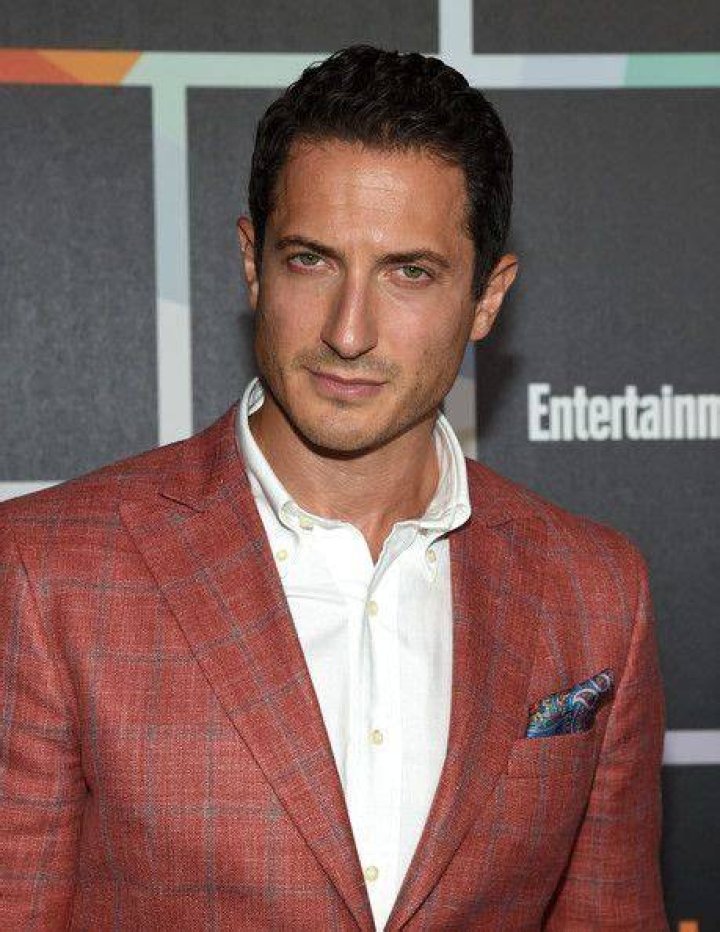 Sasha Roiz Sasha roiz, Celebrities, David giuntoli