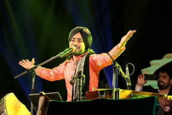 Satinder Sartaaj does an encore at Panjab University Events Movie