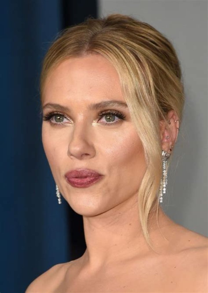 Scarlett Johansson Smoking, Scarlett Ingrid Johansson, Scarlet