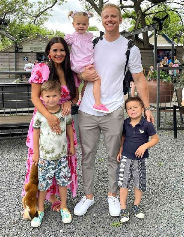 Sean Lowe Crafts Mother's Day Cards from Kids for Wife Catherine