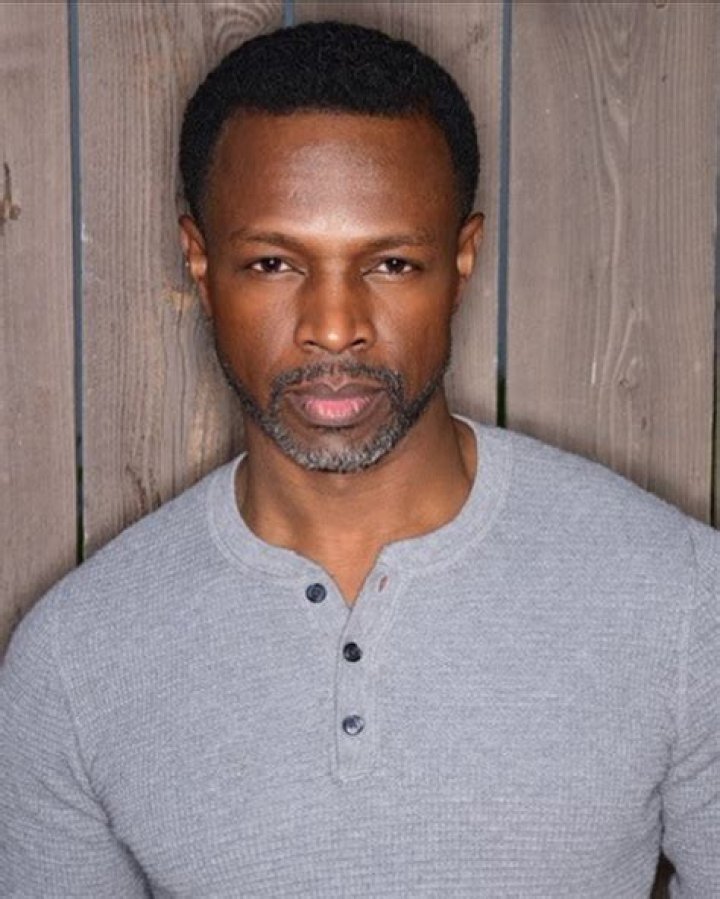 Sean Patrick Thomas &mdash; Biografi Aktor, Film, Penghargaan & Fakta