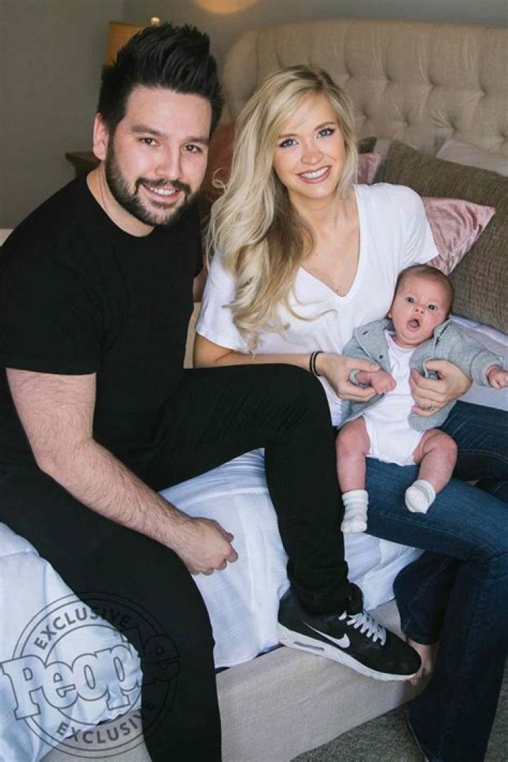 Shay Mooney Introduces Son Asher James Family Photo Dan & shay, Shay