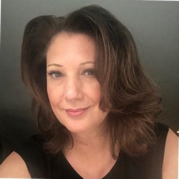 Shelley Thomas LinkedIn