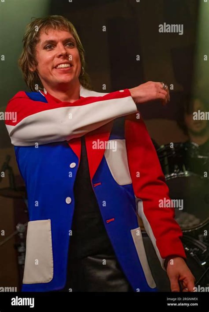 Singer Luke Spiller (lukestruts) in the studio portrait photography