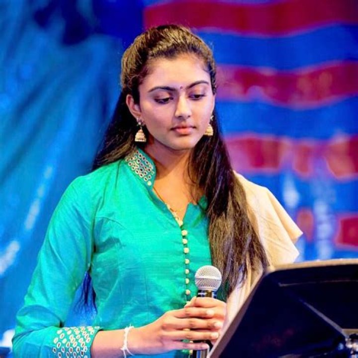 Singer Sruthi Nanduri (Telugu Indian Idol 2) Biography, Age, Husband