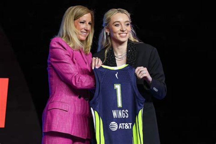 Skylar Diggins Thanks Her Mom For All Her Success BlackDoctor