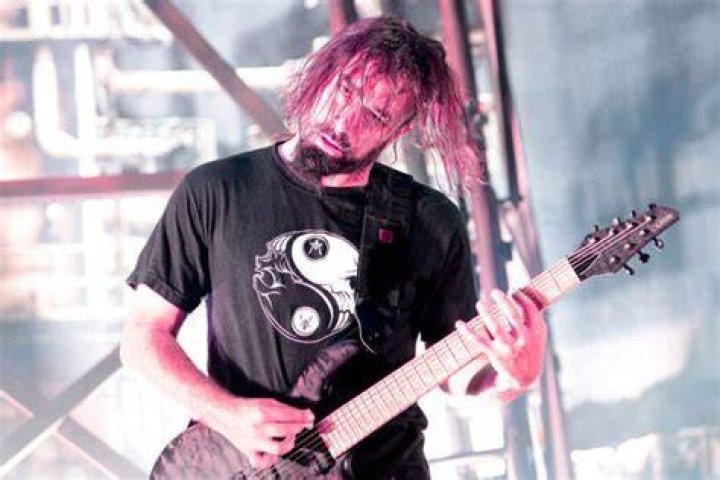 Sometime Korn guitarist Shane Gibson dies at age 35