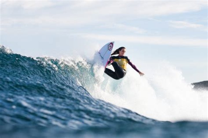Surfing With Alana Blanchard & Her Boyfriend Jack Freestone BOARD ACTION