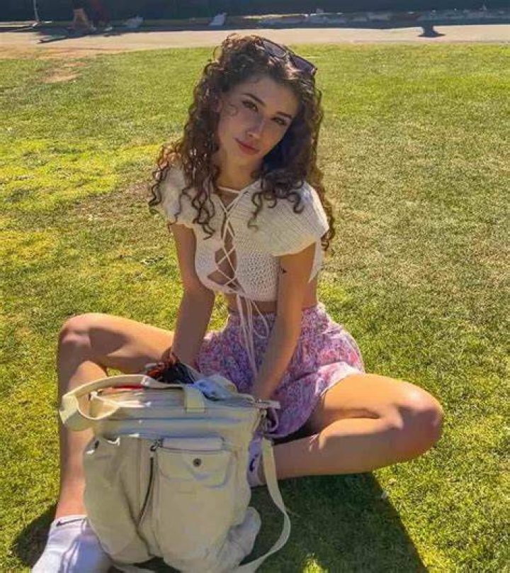 Sydney May Bio, Age, Height, Wiki Models Biography