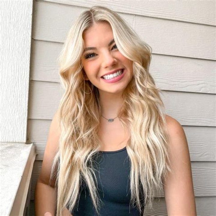 Sydney Vezina Age Wiki, Net worth, Bio, Height, Boyfriend or Single?