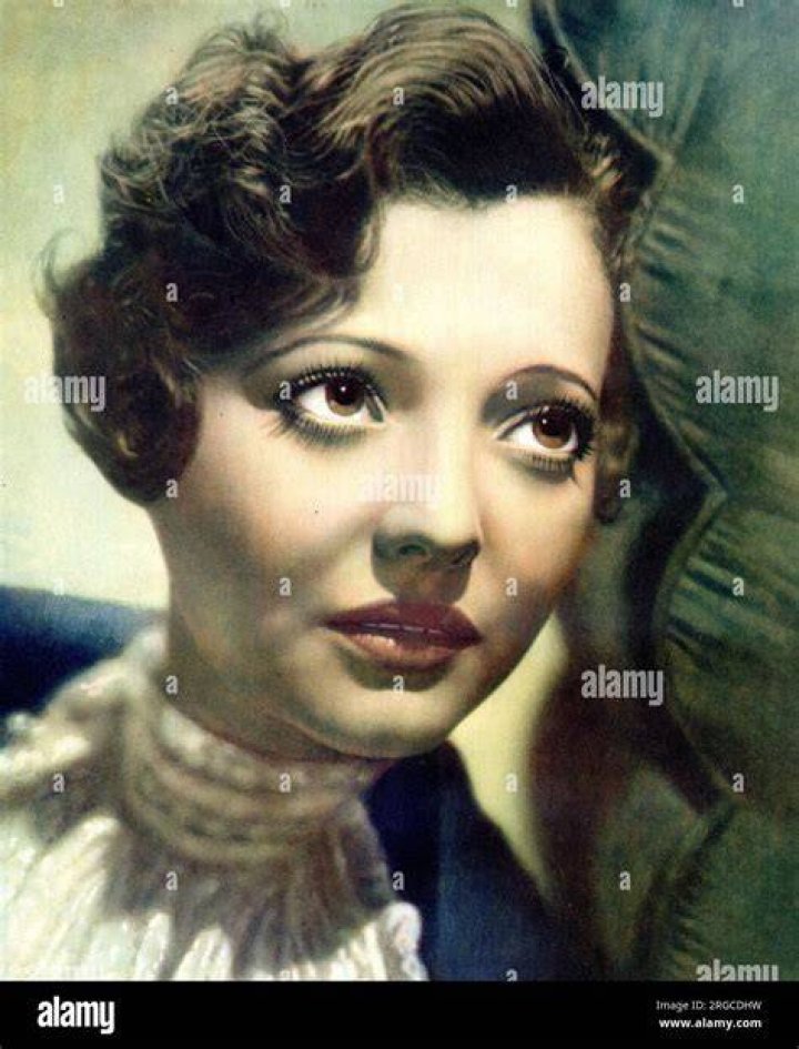 Sylvia Sidney (1) Sylvia sidney, Classic movie stars, Joan leslie