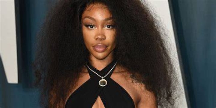 SZA Calls Out &ldquo;Hostile Relationship&rdquo; With Record Label President