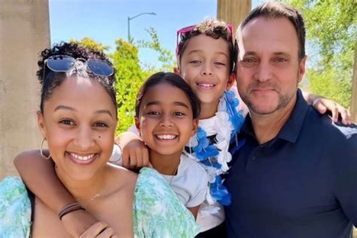 Tamera Mowry and her son. Awww Hair Pinterest Tamera mowry